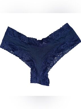 NWOT VICTORIA’S SECRET Cheeky Navy Blue Lace Panties Size Medium